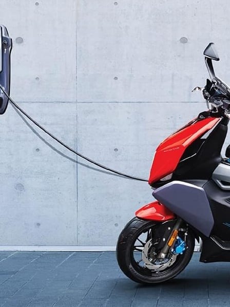 इलेक्ट्रिक स्कूटर्स मतलब ये Scooters