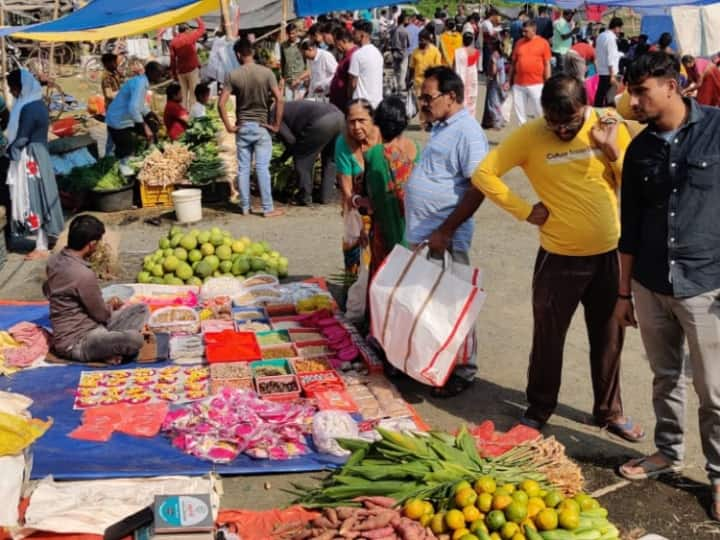 Jharkhand Chhath Puja: बिहार की तरह झारखंड में भी लोक आस्था का पर्व छठ बड़े उत्साह से मनाया जा रहा है. इस पर्व में सूर्यदेव और छठी मैया की पूजा की जाती है.