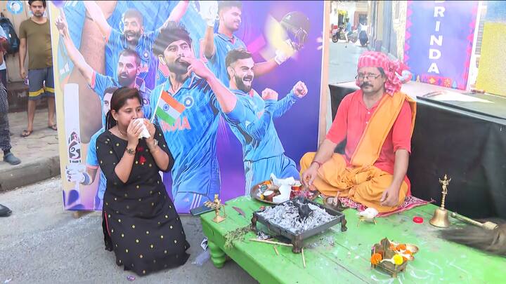 আহিরীটোলা যুবকবৃন্দে সকাল থেকেই শুরু হয়েছে বিশেষ যজ্ঞ, পুজো।
