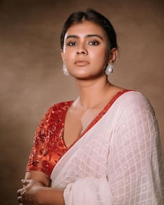 Hebah Patel Photos : న్యాచురల్​ డస్కీ లుక్​లో మెప్పిస్తున్న హెబ్బా పటేల్