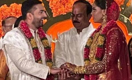கார்த்திகா - ரோஹித் தம்பதிக்கு திரைத்துறையினரும் ரசிகர்களும் தங்கள் வாழ்த்துகளை தெர்வித்து வருகின்றனர்.