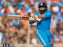 क्या सूर्यकुमार पर भरोसा नहीं? 10 साल से भारत में वनडे मैच के दौरान फिफ्टी नहीं लगा पाने वाले जडेजा को 7 के बजाए 6 नंबर पर भेजा