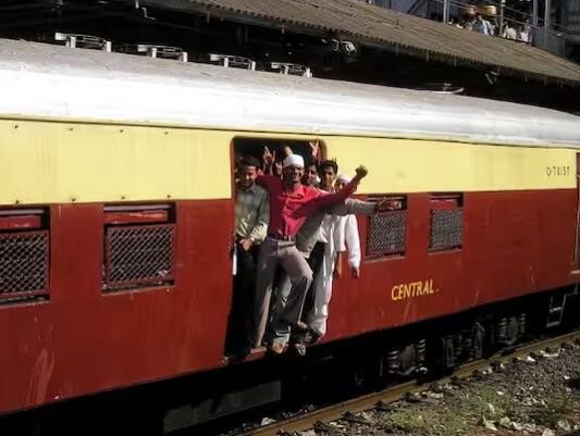 ਤੁਹਾਨੂੰ ਦੱਸ ਦਈਏ ਕਿ ਟਿਕਟ ਬੁਕਿੰਗ ਦੇ ਸਮੇਂ ਇਸ ਕੋਟੇ ਦੀ ਵਰਤੋਂ ਨਹੀਂ ਕੀਤੀ ਜਾਂਦੀ ਹੈ। ਇਸ ਵਿੱਚ ਪਹਿਲਾਂ ਇੱਕ ਜਨਰਲ ਵੇਟਿੰਗ ਲਿਸਟ ਟਿਕਟ ਖਰੀਦਣੀ ਪੈਂਦੀ ਹੈ ਅਤੇ ਫਿਰ ਹੈੱਡ ਕੁਆਰਟਰ ਰਾਹੀਂ ਟਿਕਟ ਕਨਫਰਮ ਹੁੰਦੀ ਹੈ।