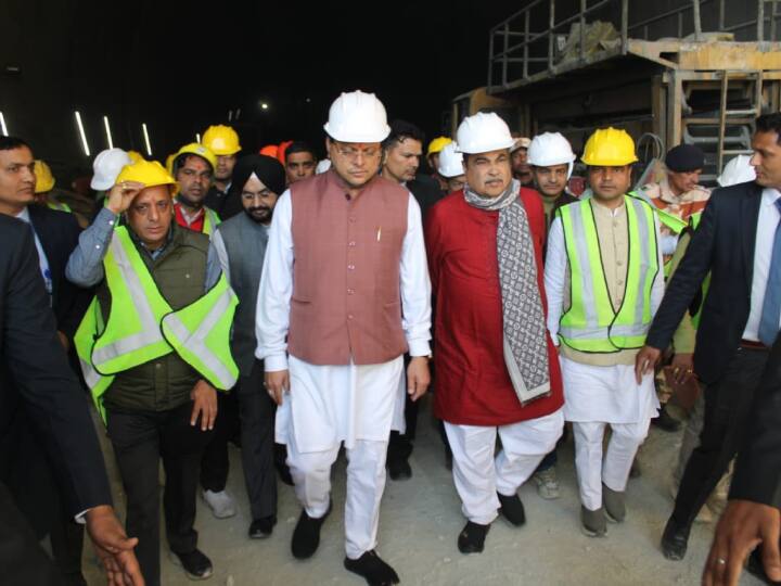 Uttarakhand Tunnel Accident: 'सुरंग में फंसे श्रमिकों को बाहर निकालना प्राथमिकता...', नितिन गडकरी ने लिया घटनास्थल का जायजा Uttarakhand Tunnel Accident Union Minister Nitin Gadkari Visit incident site with CM Pushkar Singh Dhami Uttarakhand Tunnel Accident: 'सुरंग में फंसे श्रमिकों को बाहर निकालना प्राथमिकता...', नितिन गडकरी ने लिया घटनास्थल का जायजा