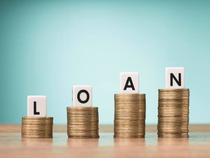 बैंक ऑफ बड़ौदा 5 लाख रुपये से लेकर 20 लाख रुपये की राशि पर 48 से 60 महीने की अवधि पर 10.35 फीसदी से लेकर 17.50 फीसदी तक ब्याज दर ग्राहकों को ऑफर कर रहा है.