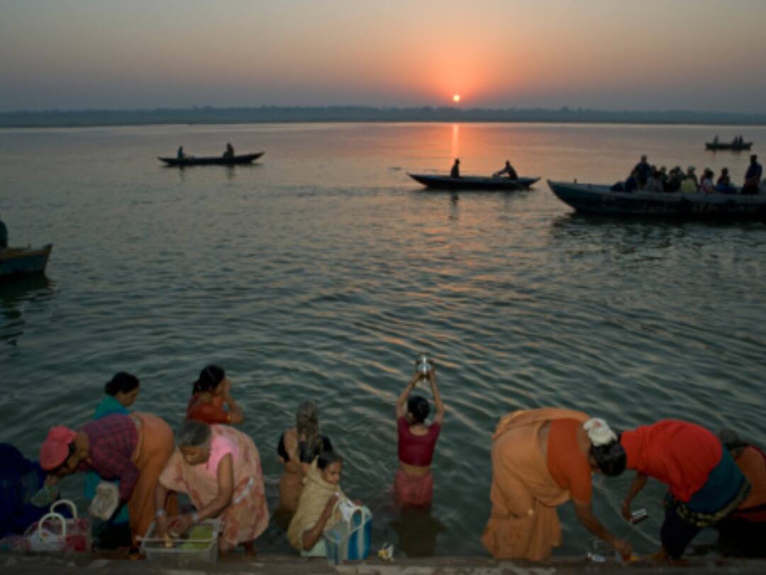 Chhath Puja 2023 Subah Ka Surya Arghya Time Today Sunrise Time Today Chhath Vrat Parana Chhath Puja 2023: Sandhya Arghya Time Today, Sunrise Time Tomorrow In Different Indian Cities