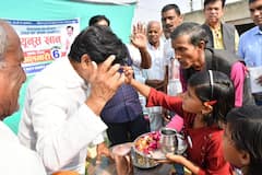 Rajasthan Election: मंदिर में शीश झुकाते हैं, तेजाजी का जयकारा लगाते हैं यूनुस खान, डीडवाना में BJP के लिए बने चुनौती