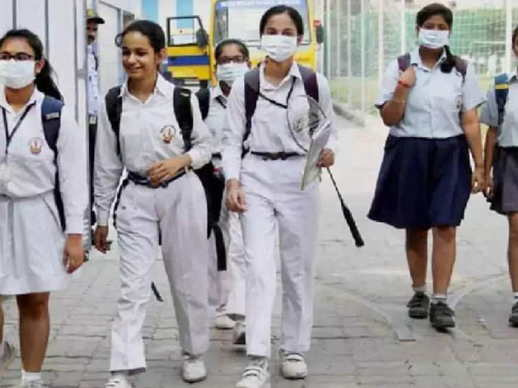 The state government has announced that schools will open in Delhi from tomorrow. Delhi School Reopen: மூச்சுவிட திணறும் டெல்லி.. இப்போ கொஞ்சம் பரவாலையாம்! நாளை முதல் பள்ளிகள் திறப்பு..