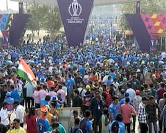 Photos: ભારત-ઓસ્ટ્રેલિયા વર્લ્ડકપ ફાઈનલને લઈ નરેન્દ્ર મોદી સ્ટેડિયમ બહાર કેવો છે માહોલ, જુઓ તસવીરો