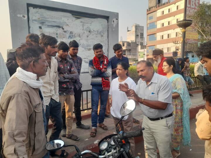 उन्होंने बताया कि वॉकेथोन रामपुरा बाजार, गांधी चौक इत्यादि क्षेत्रों में मतदाताओं को 25 नवंबर को मतदान करने का संकल्प दिलाते हुए जोश के साथ निकली. बीच-बीच में मतदाता जागरूकता के गीतों पर वॉकेथोन के संभागीयों ने नृत्य करते हुए भी मतदाताओं से लोकतंत्र के पर्व में भागीदार बनने का आव्हान किया.