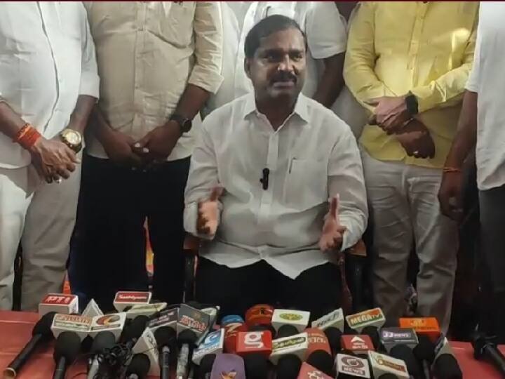 படுக்கையறை காட்சிகளை ஒளிபரப்பும் பிக்பாஸ்! கமலுக்கு கடும் எச்சரிக்கை விடுத்த வேல்முருகன்!