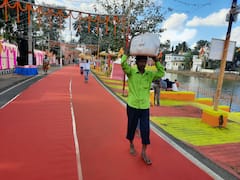 Chhath Puja 2023: सज चुका है छठ पूजा का घाट, देयुरा सजाए घाटों पर पहुंचने लगे श्रद्धालु, देखें तस्वीरें