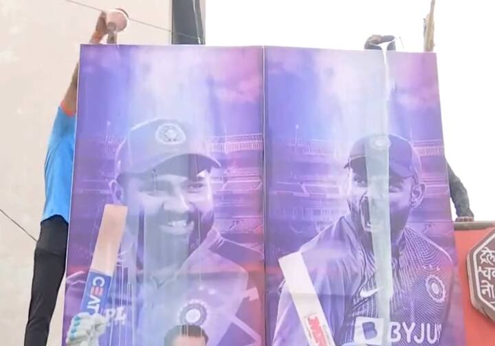 IND vs AUS Cricket World Cup 2023 Final Cricket fans offer milk to posters of Virat Kohli and Rohit Sharma IND vs AUS Final: પુણેમાં ક્રિકેટ ફેંસે રોહિત, કોહલીના પોસ્ટરને કર્યો દૂધનો અભિષેક, જુઓ વીડિયો