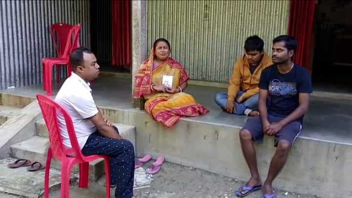 উত্তরাখণ্ডের উত্তরকাশীতে সুড়ঙ্গে এখনও আটকে রয়েছেন ৪১ জন শ্রমিক। যার মধ্যে রয়েছেন বাংলার ৩ জন শ্রমিক। উত্তরাখণ্ডের উত্তরকাশীতে টানেল বিপর্যয়ে আটকে পড়েছেন কোচবিহারের বাসিন্দা।