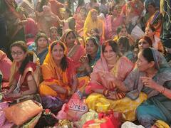 Chhath Puja 2023: बिहार के साथ यूपी के इन जिलों में भी मनाया जा रहा है छठ, महिलाओं ने डूबते सूर्य को दिया अर्घ्य