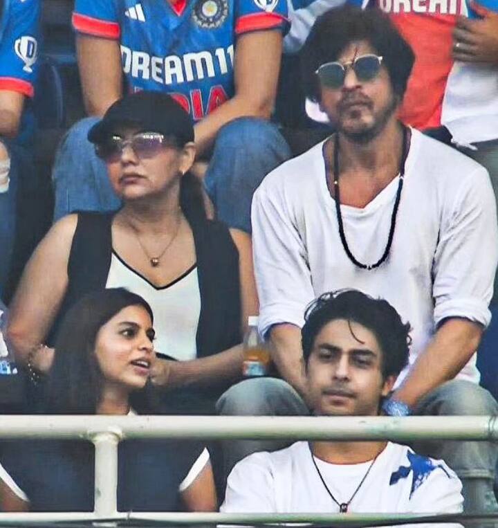 Take a look at the Khan family in attendance