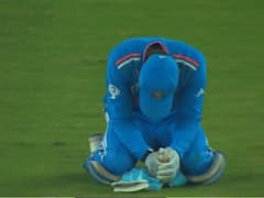 India vs Australia 2023 World Cup Final  : विश्वचषकाचं स्वप्न भंगले, रोहित, सिराज भर मैदानात हमसून हमसून रडले