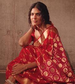 Malavika Mohanan Photos : 'ரெட்டு’ங்க..’ சிவப்பு புடவையில் தேவதையாய் ஜொலிக்கும் நடிகை மாளவிகா மோகனன்..!