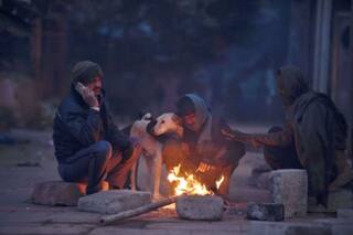 Weather Update : राज्यासह देशात थंडीचा कडाका वाढला! 'या' भागात मुसळधार पावसाची शक्यता