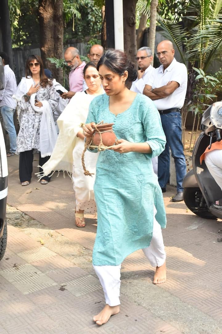 संजय गढ़वी का रविवार को अचानक हार्ट अटैक से निधन हो गया था. उनकी मौत की खबर ने हर किसी को हैरान कर दिया. वे 57 साल के थे.