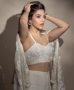 Mehreen Pirzadaa Photos : మెహ్రీన్ ఈజ్​ ద బెస్ట్ అనిపించే ఫోటోలు ఇవే