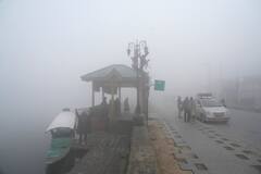 Kashmir Cold Wave: कश्मीर में चलने लगी शीतलहर, श्रीनगर में बीती रात तापमान शून्य से नीचे