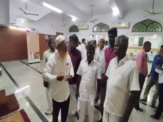 இந்து, கிறிஸ்துவர்களை பள்ளிவாசலுக்கு அழைத்துச் சென்ற இஸ்லாமியர்கள் - மதுரையில் நெகிழ்ச்சி