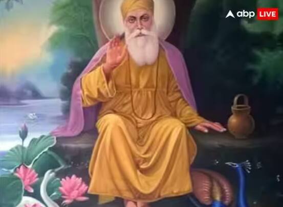 ਲੰਗਰ ਦੌਰਾਨ ਸਾਰੇ ਸ਼ਰਧਾਲੂ ਜ਼ਮੀਨ 'ਤੇ ਇਕੱਠੇ ਬੈਠ ਕੇ ਲੰਗਰ ਛਕਦੇ ਹਨ। ਗੁਰੂ ਨਾਨਕ ਦੇਵ ਜੀ ਨੇ ਖੁਦ ਇਸ ਦੀ ਸ਼ੁਰੂਆਤ ਕੀਤੀ ਅਤੇ ਸੰਗਤ ਨਾਲ ਬੈਠ ਕੇ ਲੰਗਰ ਛਕਿਆ।