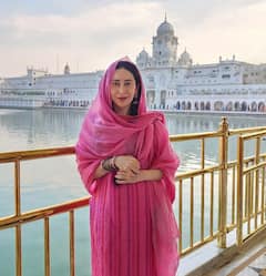 Karisma Kapoor Glows In Pink During Golden Temple Visit; SEE PICS