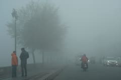 Kashmir Cold Wave: कश्मीर में चलने लगी शीतलहर, श्रीनगर में बीती रात तापमान शून्य से नीचे