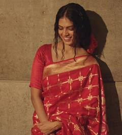 Malavika Mohanan Photos : 'ரெட்டு’ங்க..’ சிவப்பு புடவையில் தேவதையாய் ஜொலிக்கும் நடிகை மாளவிகா மோகனன்..!