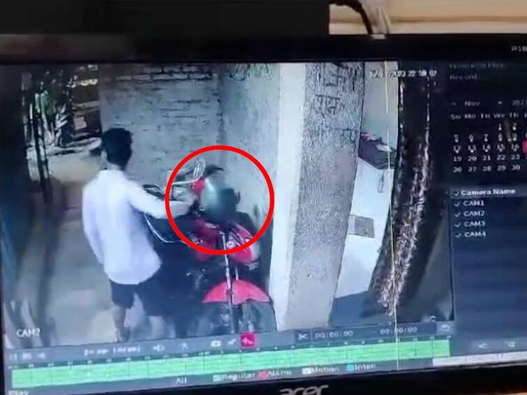 Mumbai Crime News Thieves in Veera Desai Road area of ​​Mumbai Oshiwara Police Station Marathi ओशिवारा परिसरात चोरांचा सुळसुळाट; रात्री घरात शिरून चोरीचा प्रयत्न, काही न मिळाल्यानं चोरट्याने चोरलं चक्क दुचाकीवरील हेल्मेट