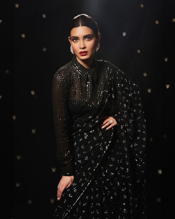 Diana Penty: Diana Penty is looking very glamorous in black saree, see pictures Diana Penty: Diana Penty is looking very glamorous in black saree, see pictures