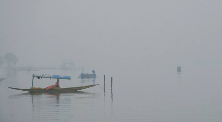 मौसम विभाग ने बताया कि अगले 48 घंटों में पूरी घाटी में मौसम शुष्क रहने की उम्मीद है.