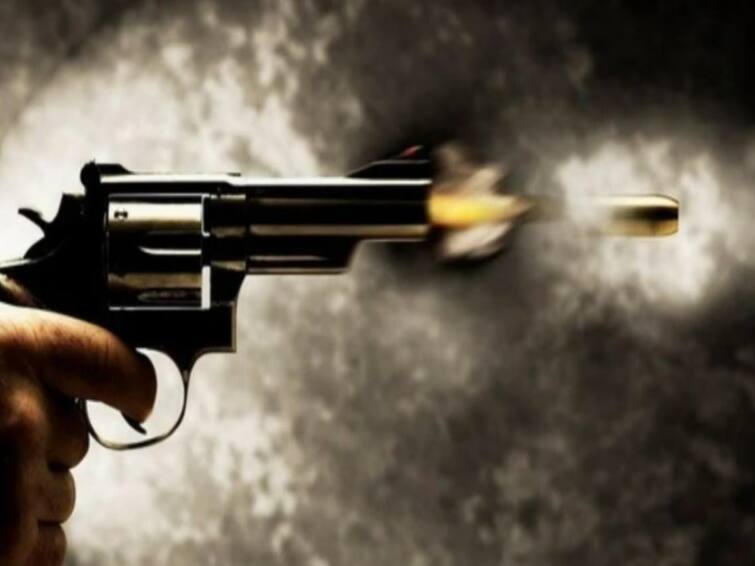 Crime Bihar 2 killed 4 injured as man opens fire after getting rejected by girl's family Crime: பயங்கரம்! பெண் கொடுக்க மறுப்பு: சரமாரியாக சுட்டுத் தள்ளிய இளைஞர் - 2 பேர் உயிரிழப்பு