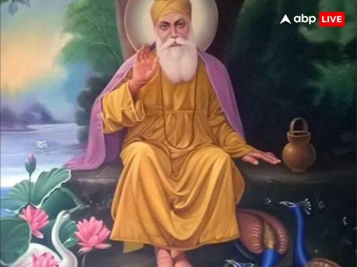 लंगर के दौरान सभी श्राद्धालु एक साथ जमीन पर बैठ कर भोजन खाते. गुरूनानक देव जी ने खुद इसकी शुरुवात की और संगत के साथ बैठ कर लंगर खाया.
