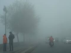 Kashmir Cold Wave:  काश्मीरमध्ये थंडीची लाट, श्रीनगरमध्ये तापमान शून्याच्या खाली; पाहा फोटो