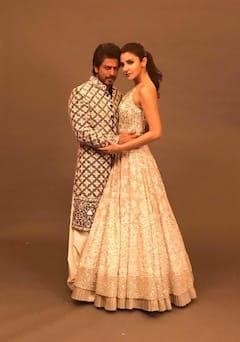 Bollywood Kissa: शाहरुख खान की हर शूटिंग में आकर ये काम करती हैं कुछ जर्मन महिलाएं...अनुष्का शर्मा ने खोला था बड़ा राज