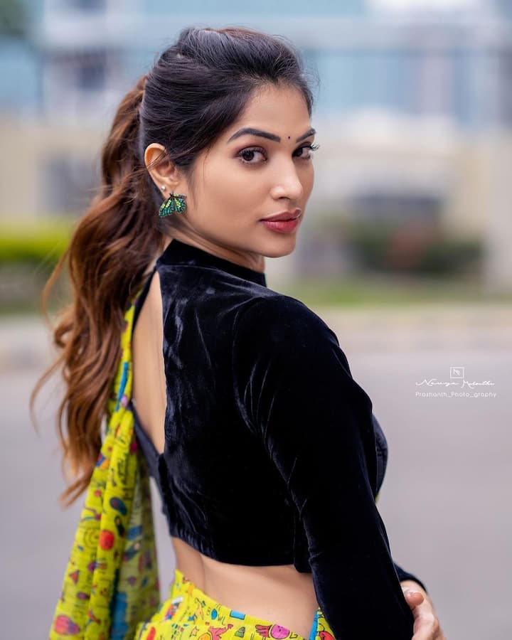 మనోభావాలు దెబ్బతిన్నాయనే డైలాగ్తో బాగా ఫేమస్ అయింది.