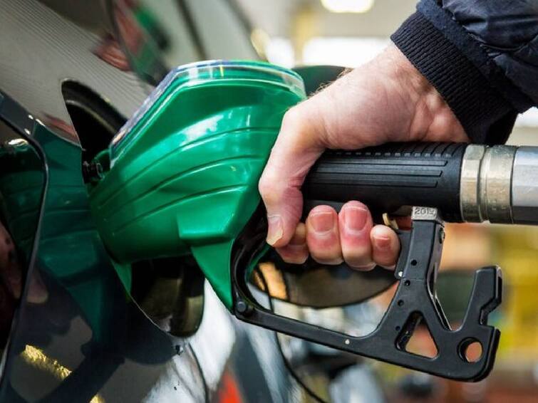 petrol and diesel price chennai on november 20th 2023 know full details Petrol Diesel Price Today:  மாற்றமே இல்லாமல் 18 மாதங்கள் நிறைவு.. இன்றைய பெட்ரோல், டீசல் விலை நிலவரம் இதோ..!