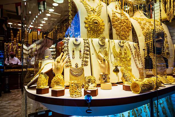 gold rate today gold and silver price on 20 nov gold silver price today latest rates mumbai jalgaon delhi gold silver price today know here Gold Silver Rate : सोन्याच्या दरात किंचित घसरण, तुमच्या शहरातील आजचे सोने-चांदी दर काय?