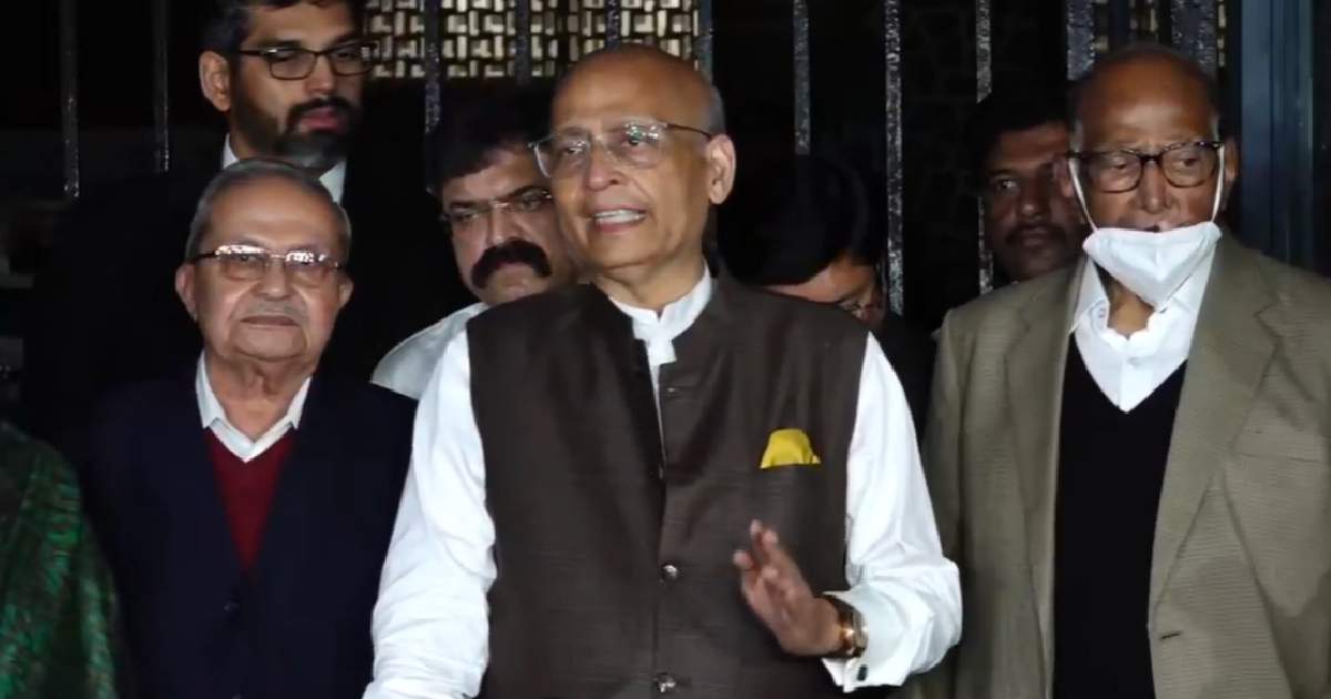 NCP Crisis Video : अजित पवारांनी दावा केलेला माणूस शरद पवारांनी थेट निवडणूक आयोगासमोर उभा केला, कुवर प्रतापसिंहांनी सगळ्यांना तोंडावर पाडलं