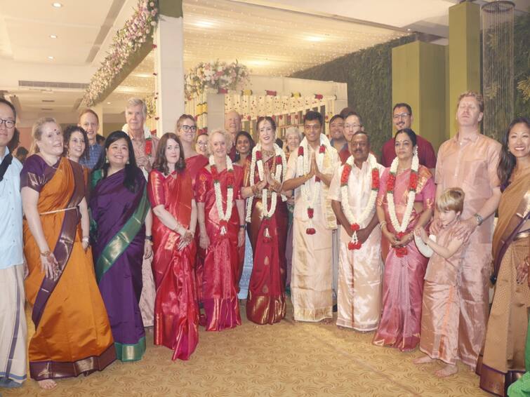 young American girl tamil culture married her Tanjavur lover TNN கடல் கடந்து வந்து தமிழ் முறைப்படி தஞ்சை காதலரை திருமணம் செய்த அமெரிக்க இளம்பெண்