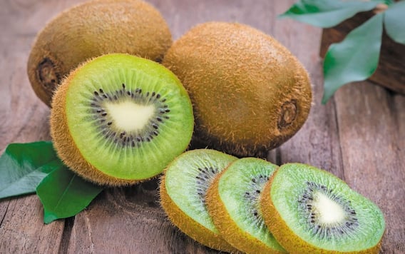 Side Effect Of Kiwi: Kiwi is like poison for kidney patients, know the side effects