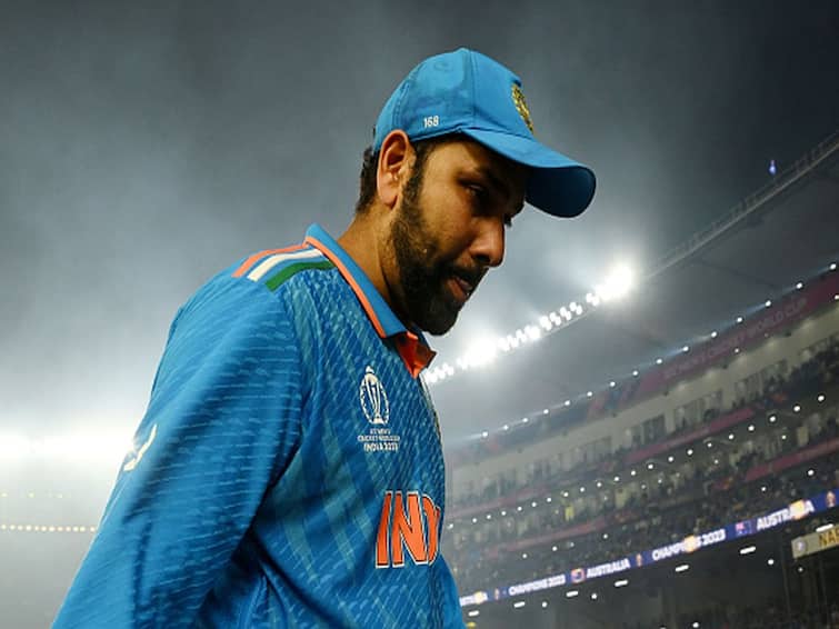 Rohit Sharma Crying IND vs AUS World Cup 2023 Final Viral Video Narendra Modi Stadium Ahmedabad Teary-Eyed Rohit Sharma Walks Off Field After Travis Head Steals His World Cup Glory, Video Viral