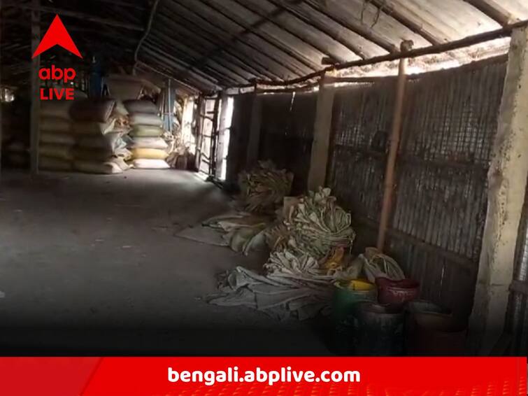 Body Of Youth Discovered From A Sand Sack In Kalna Resulting In Hue And Cry Paschim Bardhaman:গুদামঘর থেকে বস্তাবন্দি অবস্থায় উদ্ধার যুবকের দেহ, তীব্র আলোড়ন কালনায়