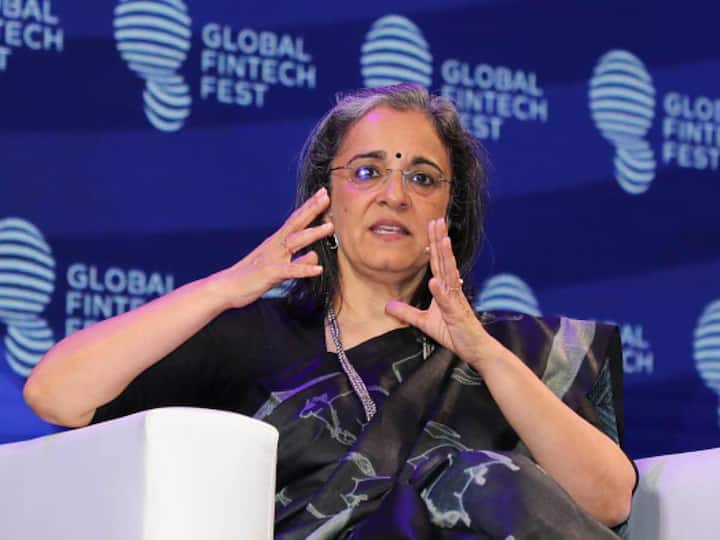 SEBI Chairperson Expresses Surprise At Investors’ Interest In F&Os, Urges Traders To Focus On Long-Term Wealth Creation SEBI Chairperson Expresses Surprise At Investors’ Interest In F&Os, Urges Traders To Focus On Long-Term Wealth Creation