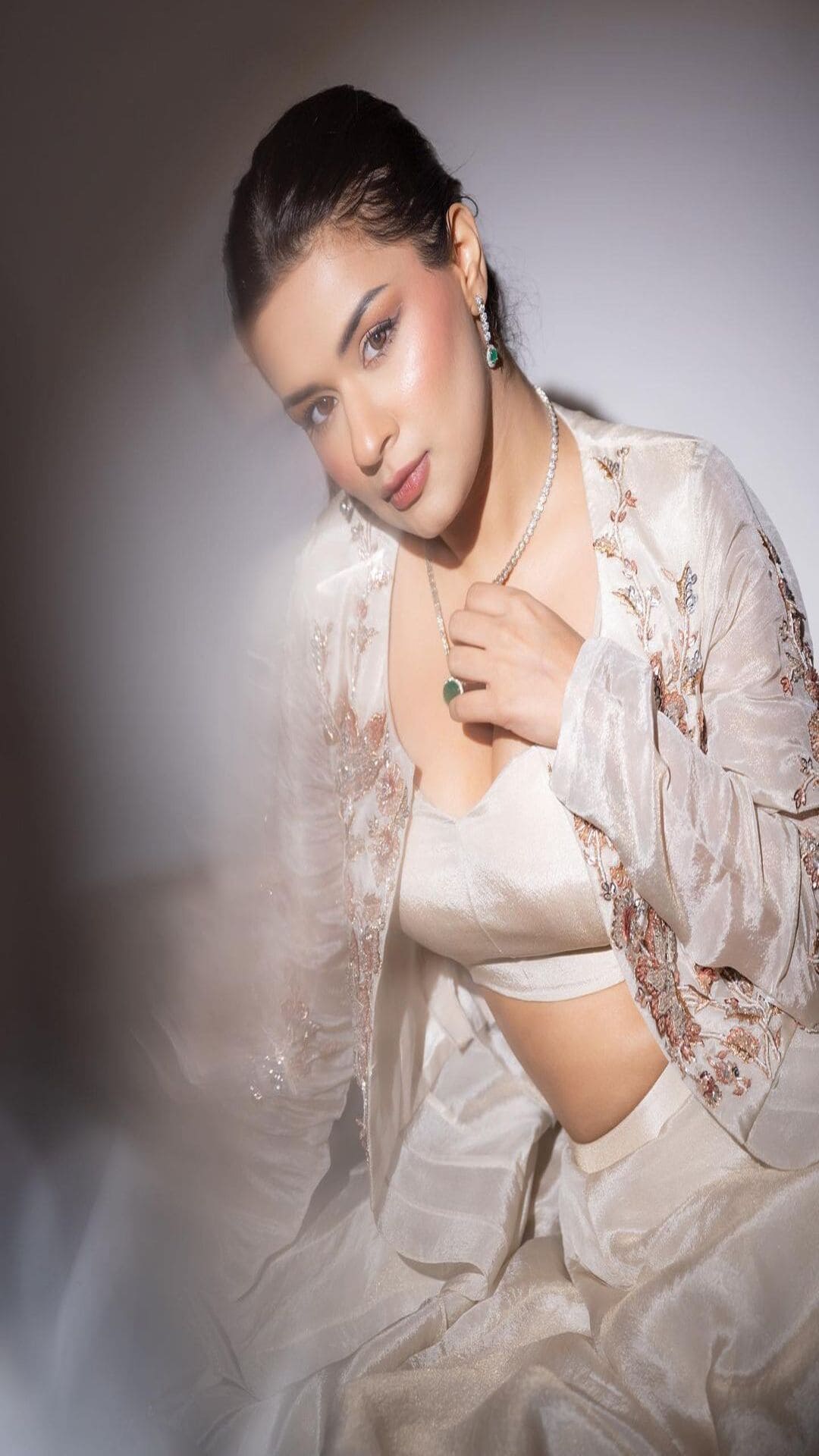 PHOTOS] All the times TV actress Avneet Kaur impressed us with her  glamorous and uber-chic fashion