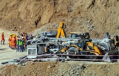 Uttarkashi Tunnel Collapse : बोगद्यामध्ये अडकलेल्या 41 मजुरांची अवस्था बिकट, 9 दिवसांपासून बचावकार्य सुरुच