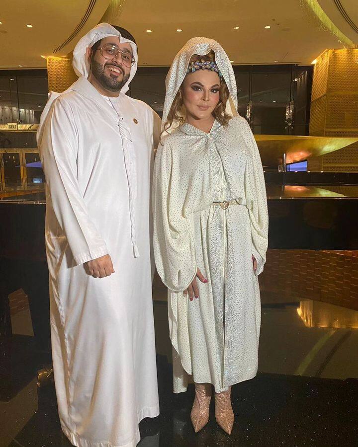 'बिग बॉस 17' (Bigg Boss 17) या छोट्या पडद्यावरील कार्यक्रमाची चाहत्यांमध्ये चांगलीच क्रेझ आहे. या कार्यक्रमातील स्पर्धकांची खेळी चाहत्यांच्या पसंतीस उतरली आहे.